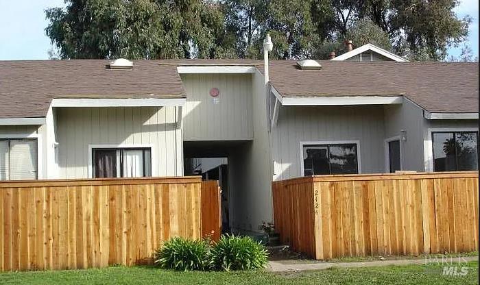 2424 Kenton Court