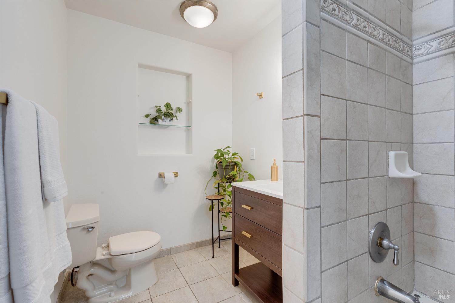 13180 Bodega Highway