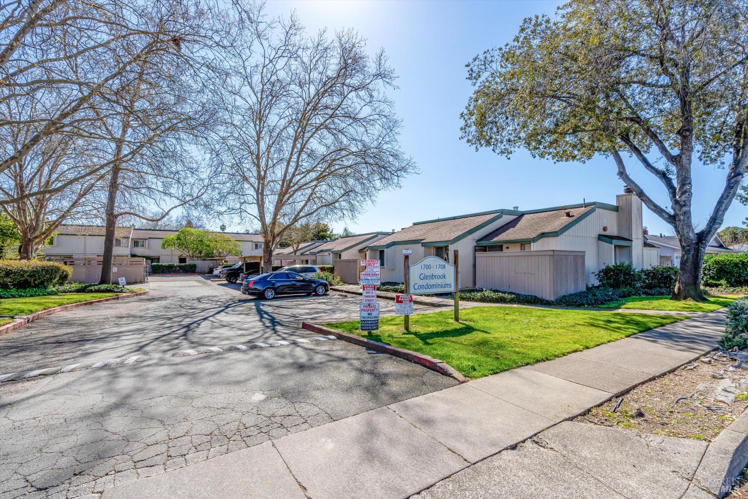 1708 Glenbrook Drive Unit: #F