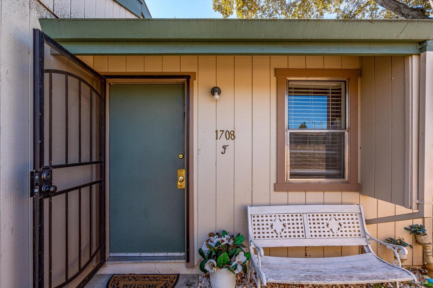 1708 Glenbrook Drive Unit: #F