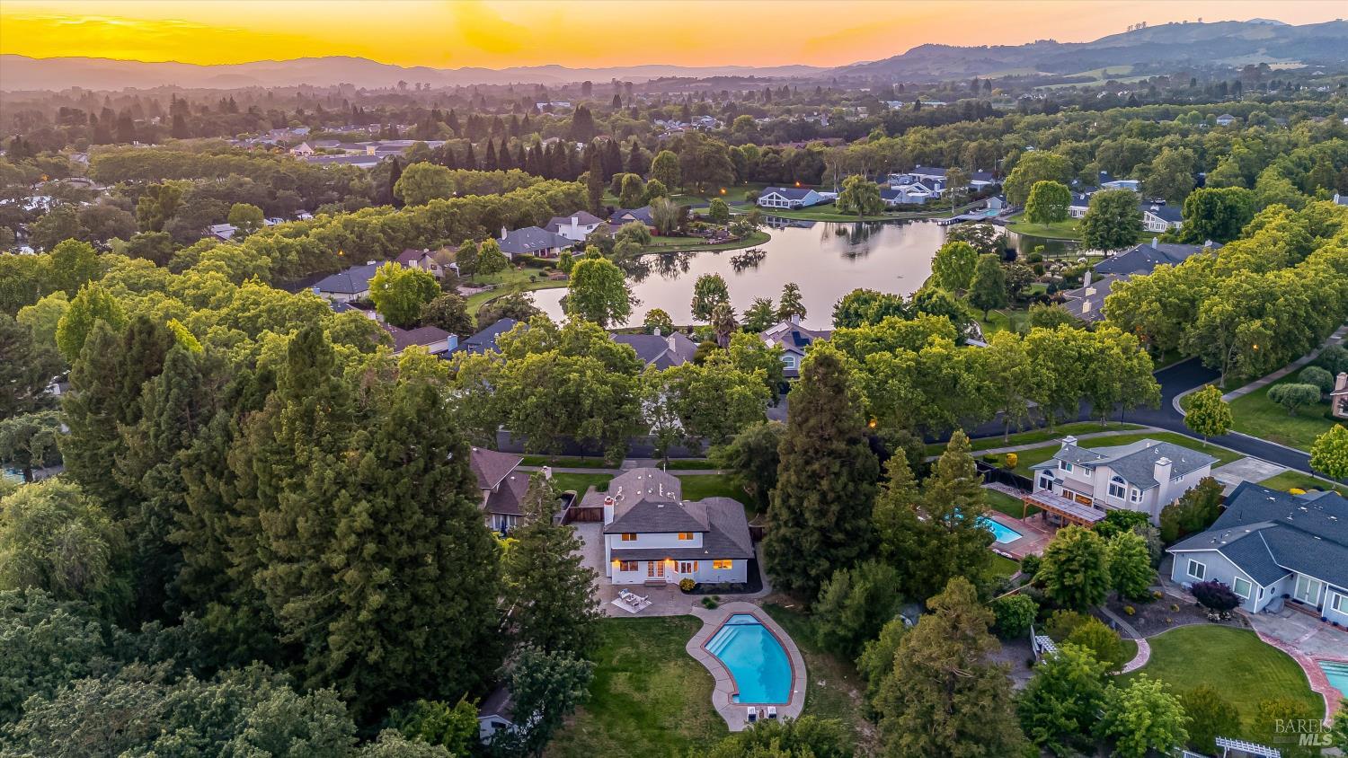 9663 Lakewood Drive