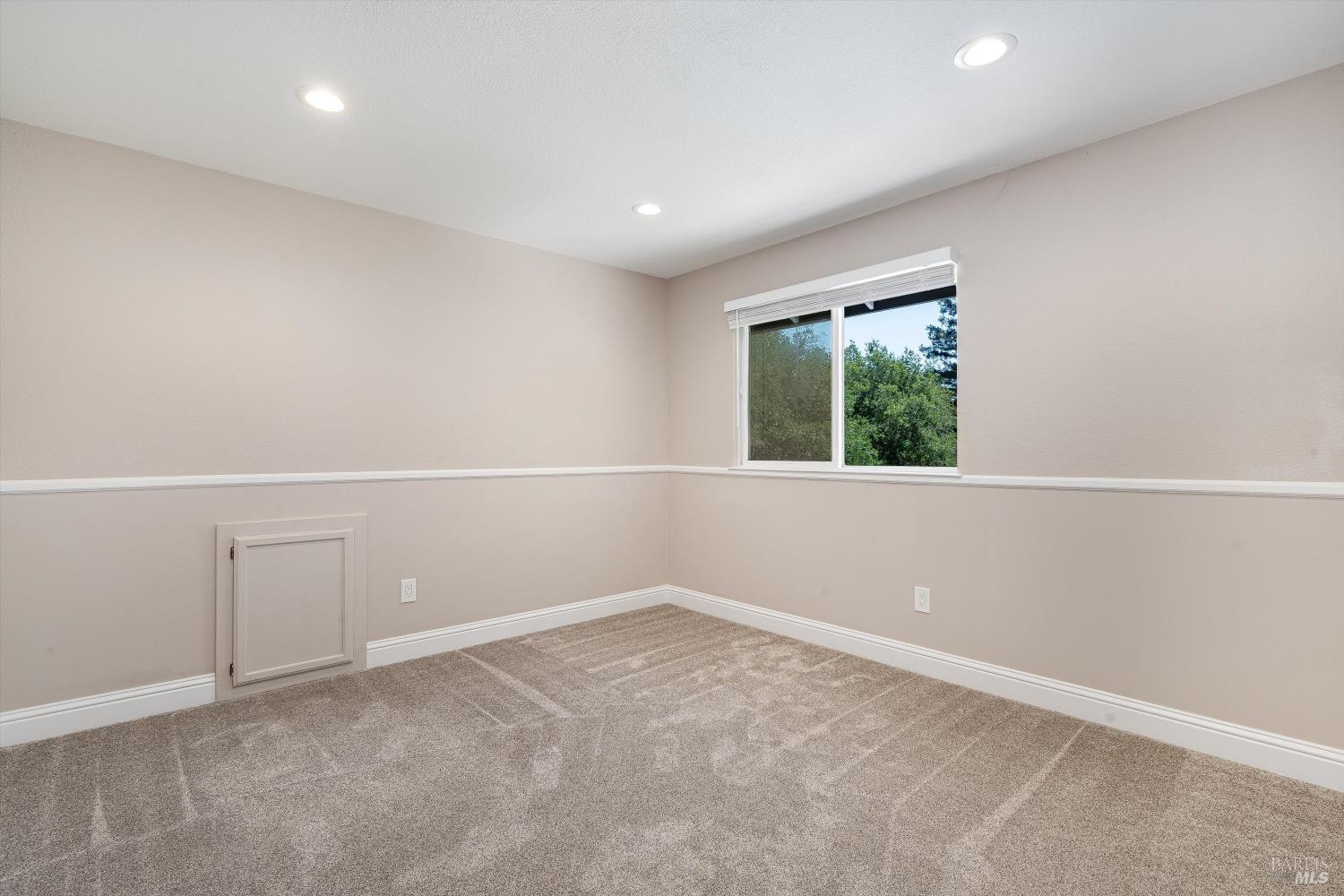 9663 Lakewood Drive