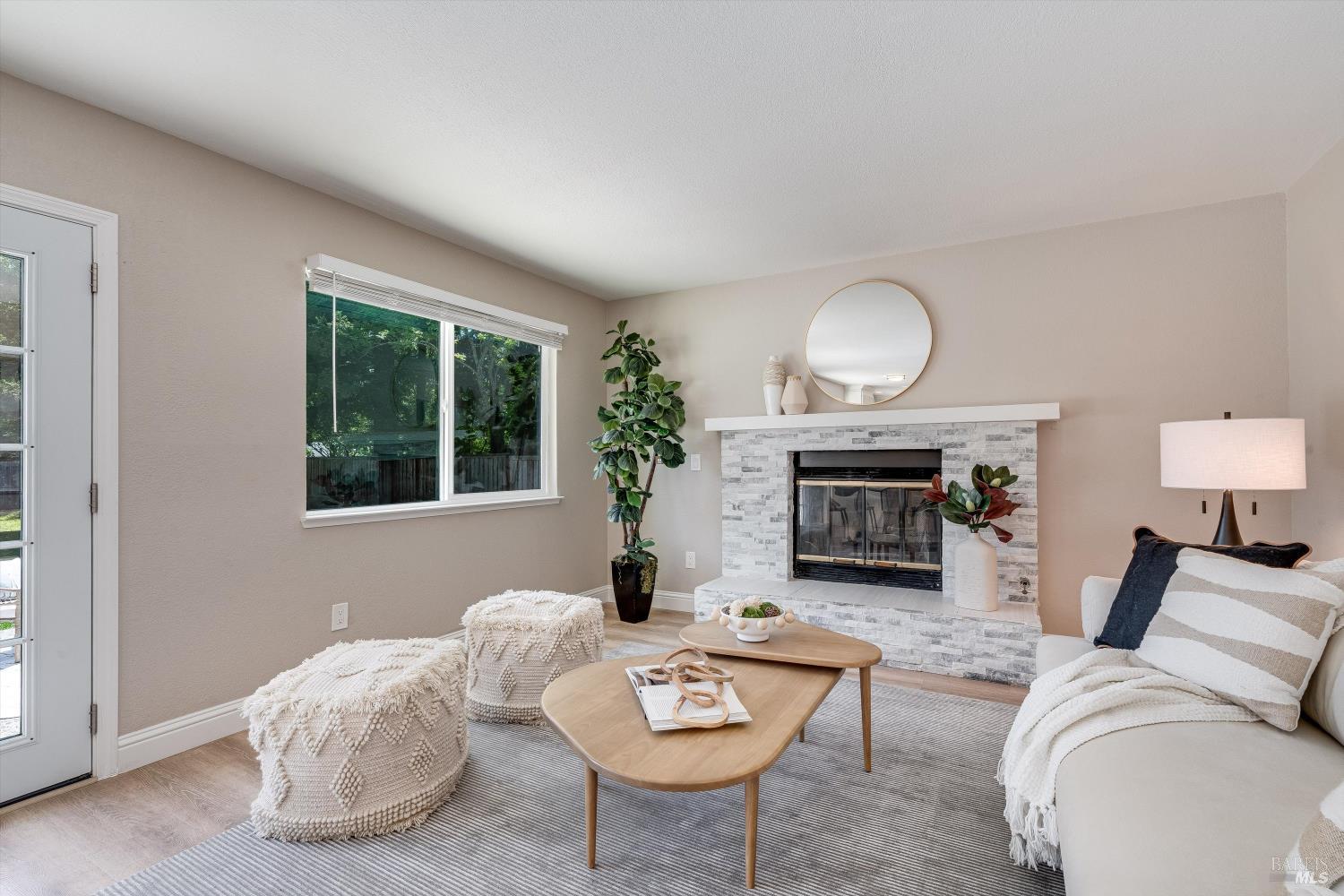 9663 Lakewood Drive