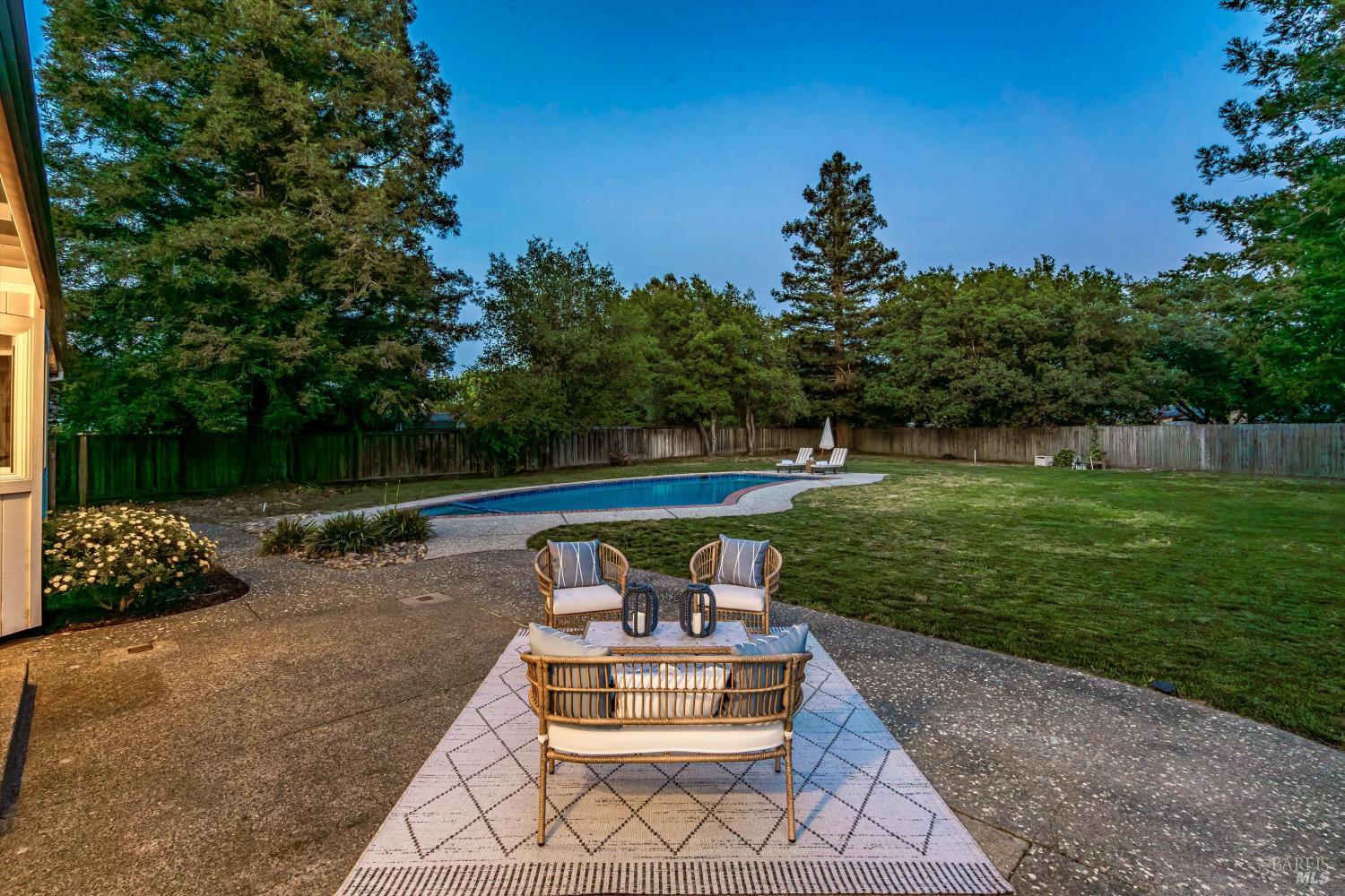 9663 Lakewood Drive