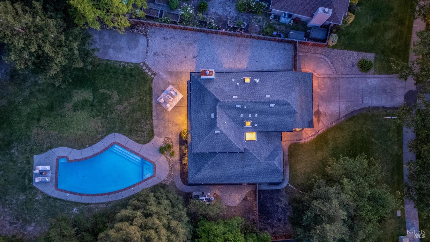 9663 Lakewood Drive