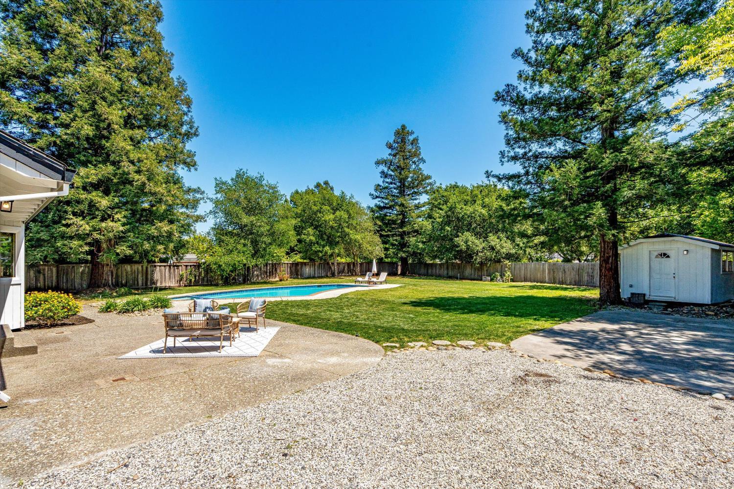 9663 Lakewood Drive