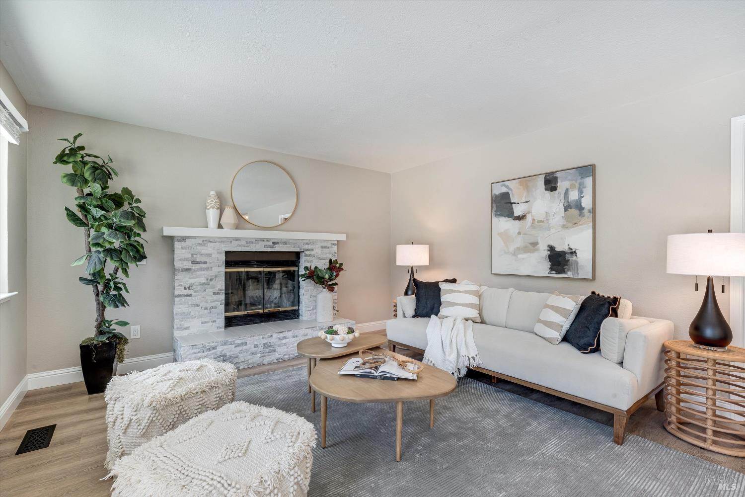 9663 Lakewood Drive