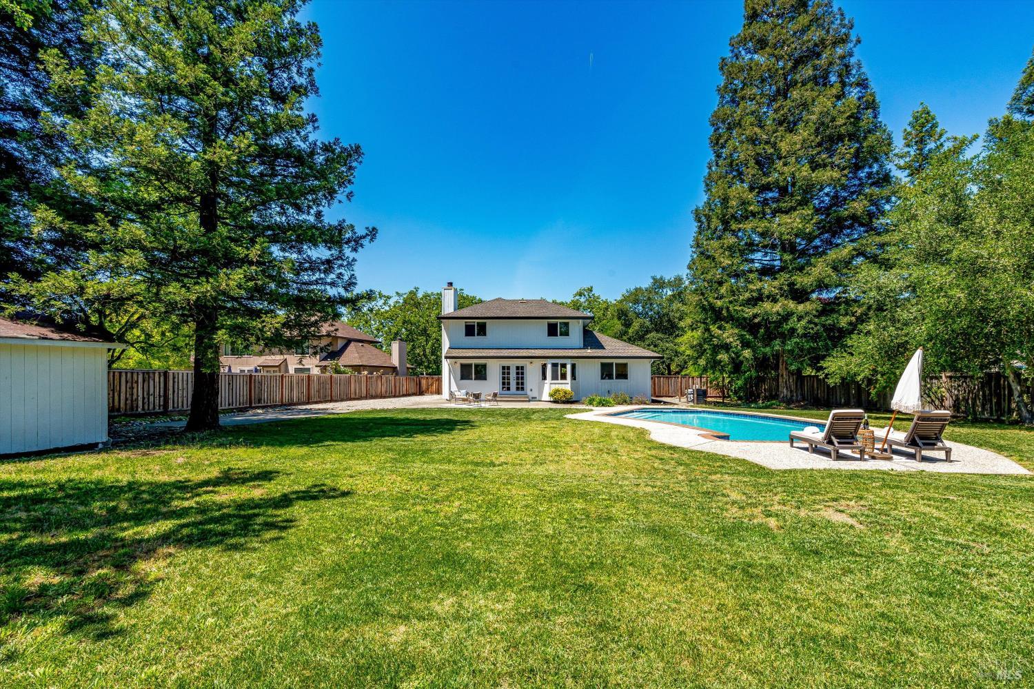 9663 Lakewood Drive
