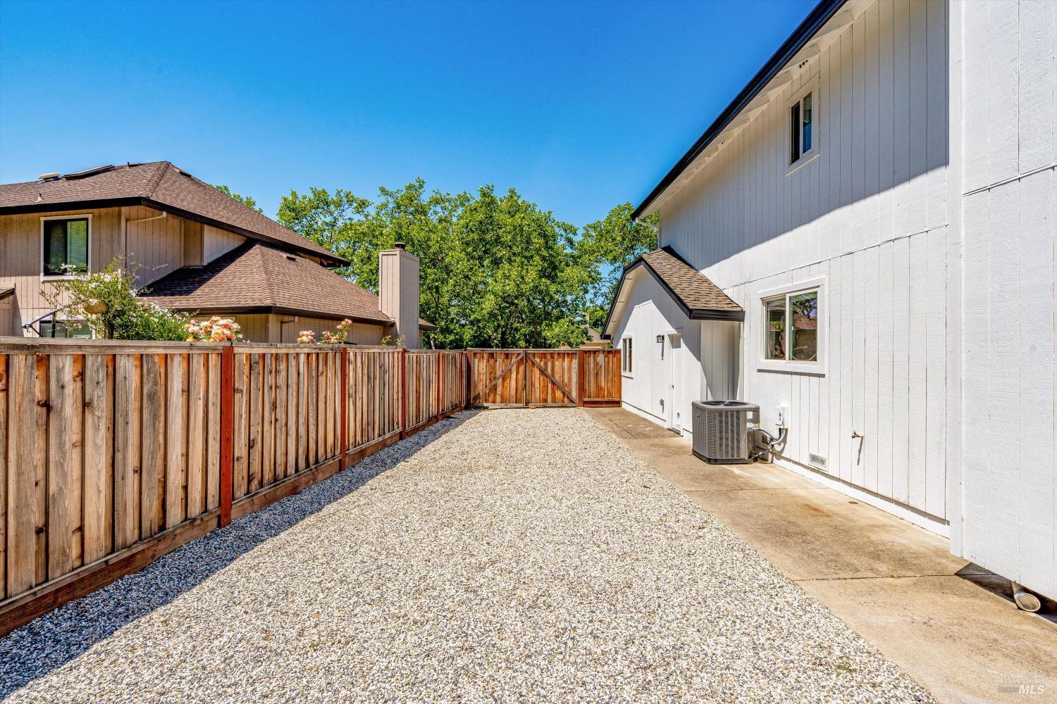 9663 Lakewood Drive