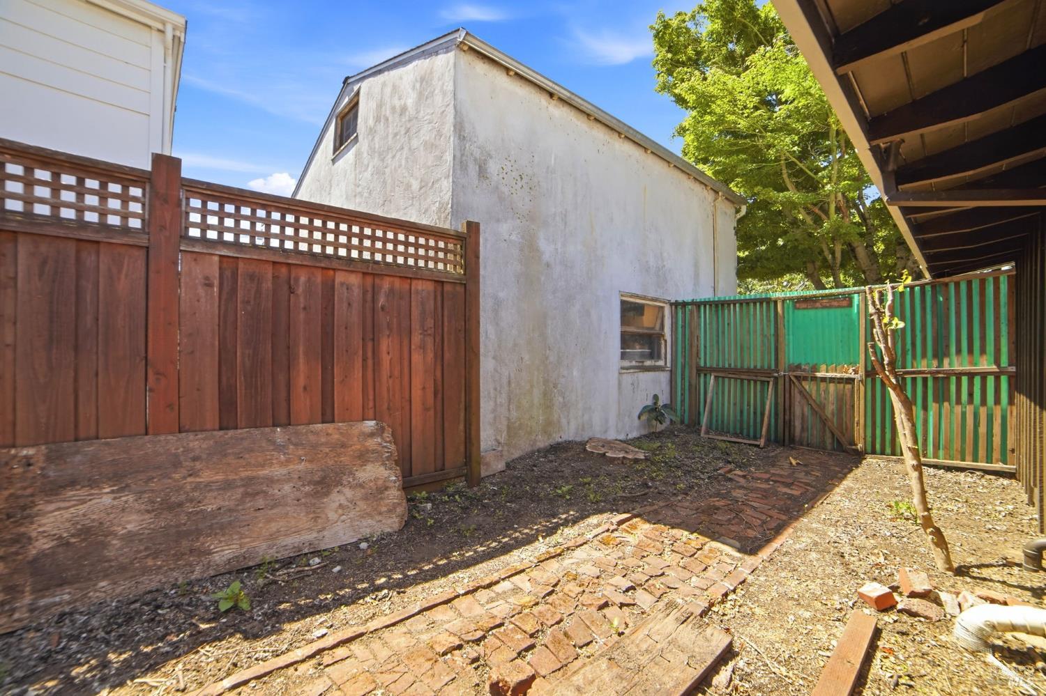 1924 Diamond Court