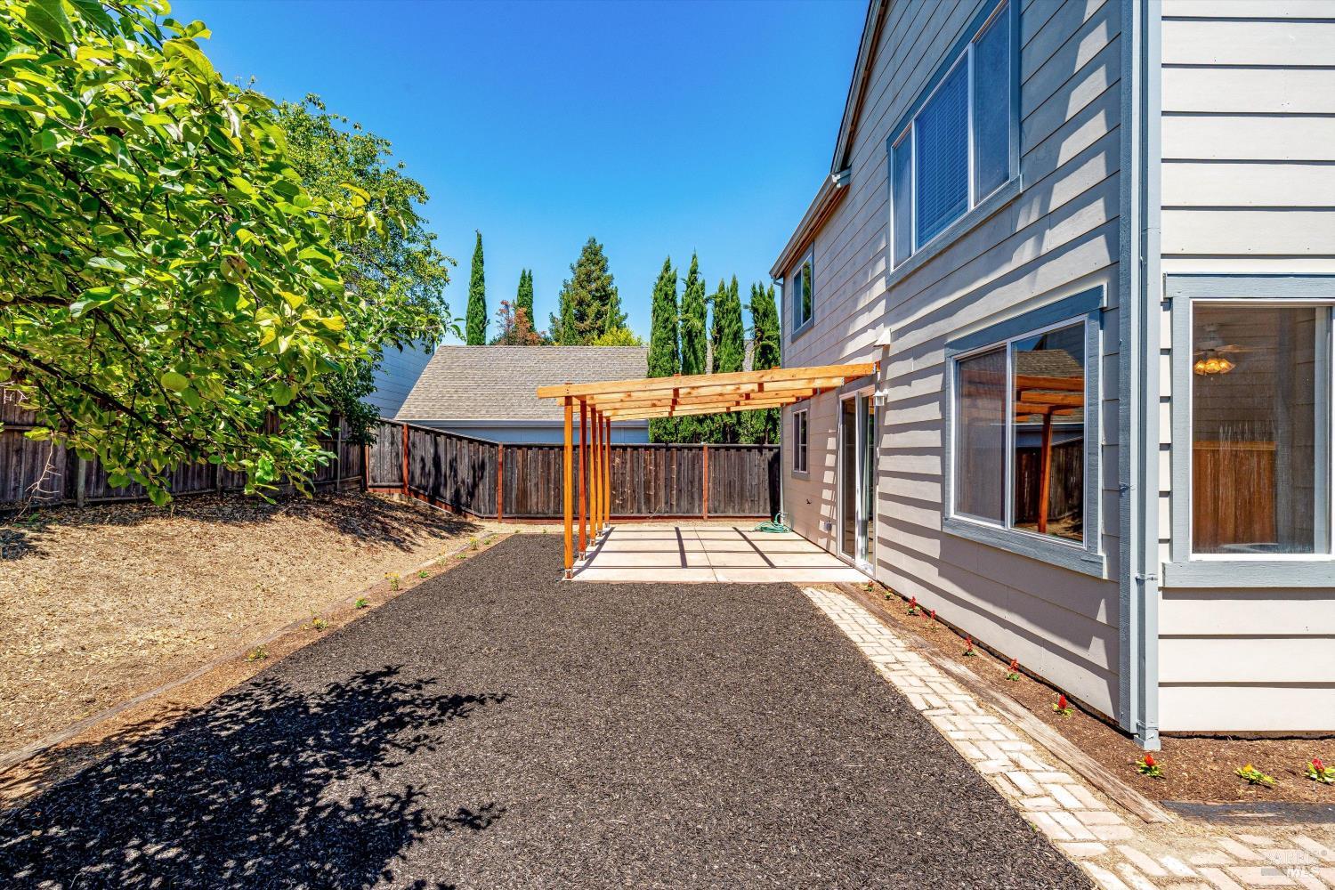 1715 Spur Ridge Lane