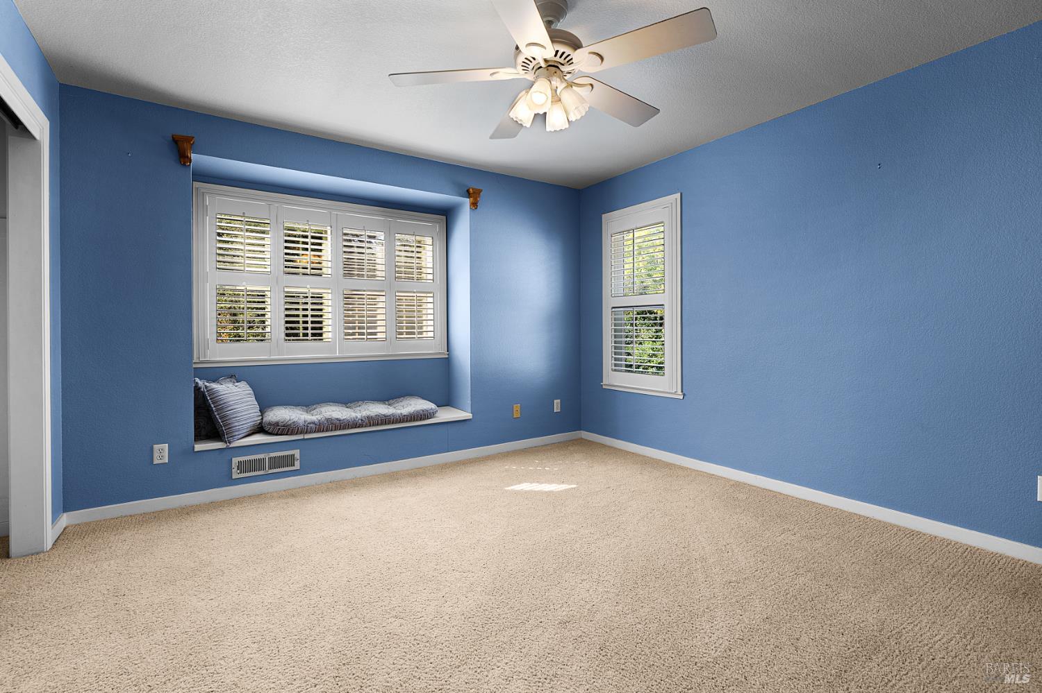 9323 Lakewood Dr Drive
