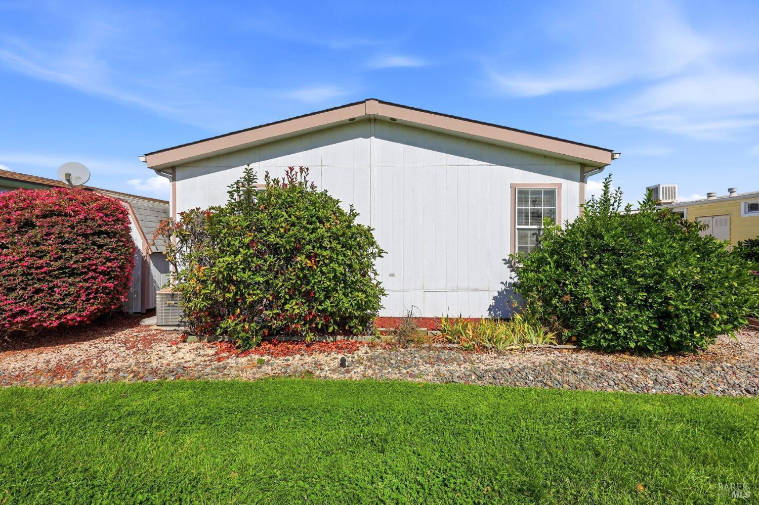 153 Stratford Way
