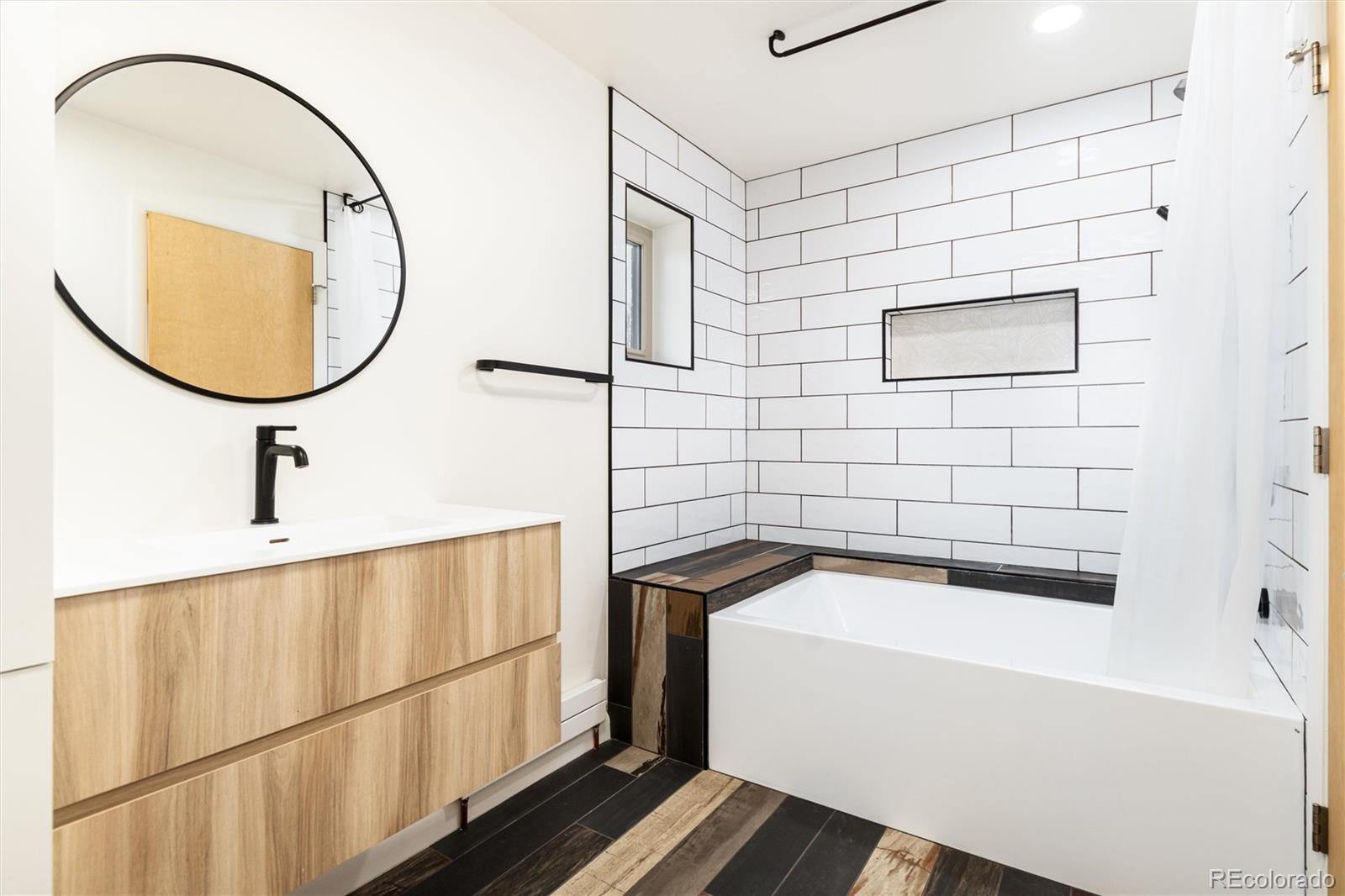 1150 W Stanford Drive