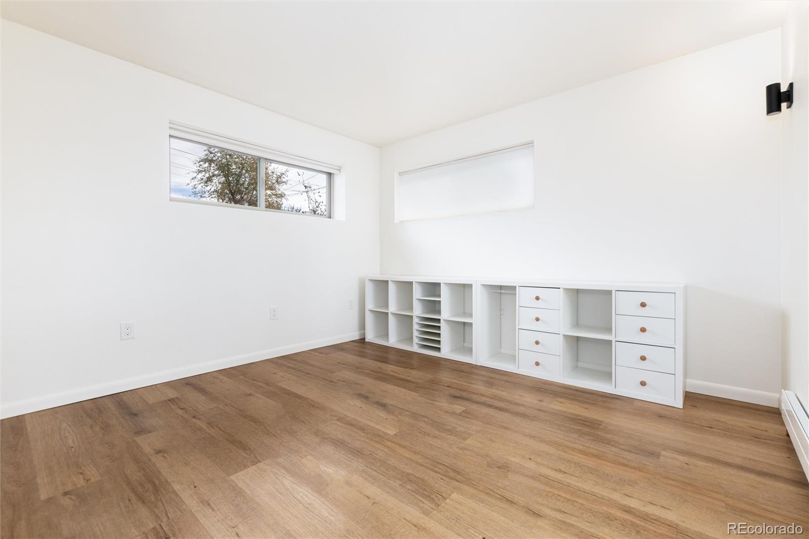 1150 W Stanford Drive