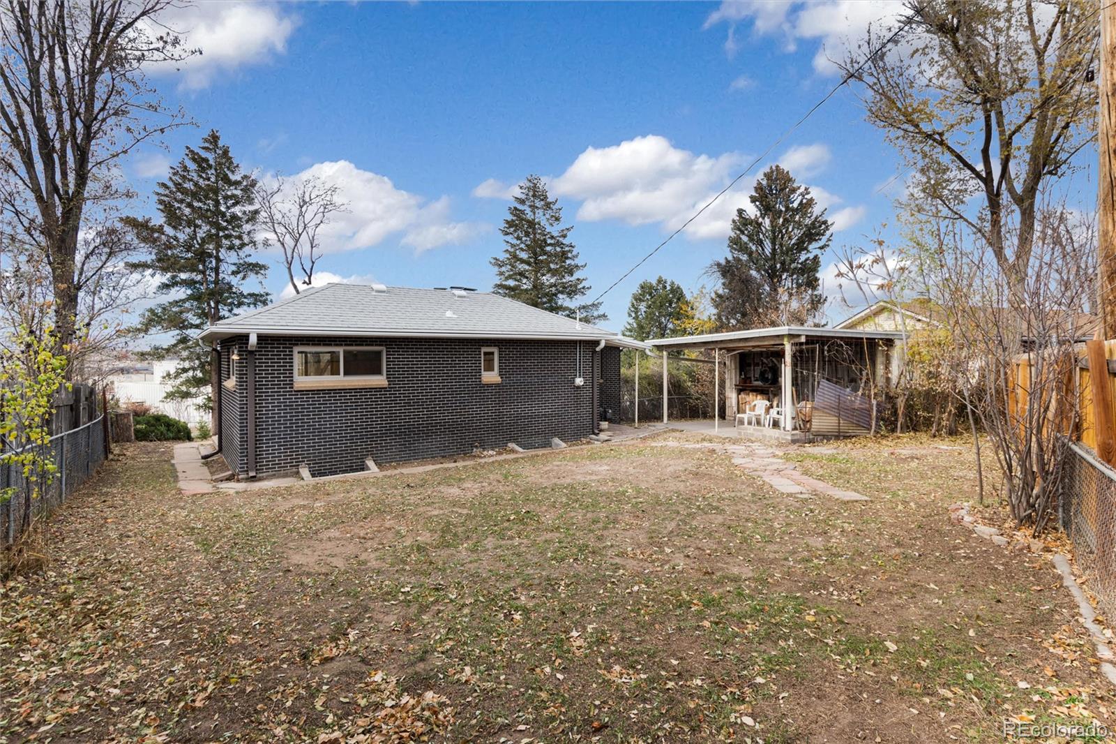 1150 W Stanford Drive