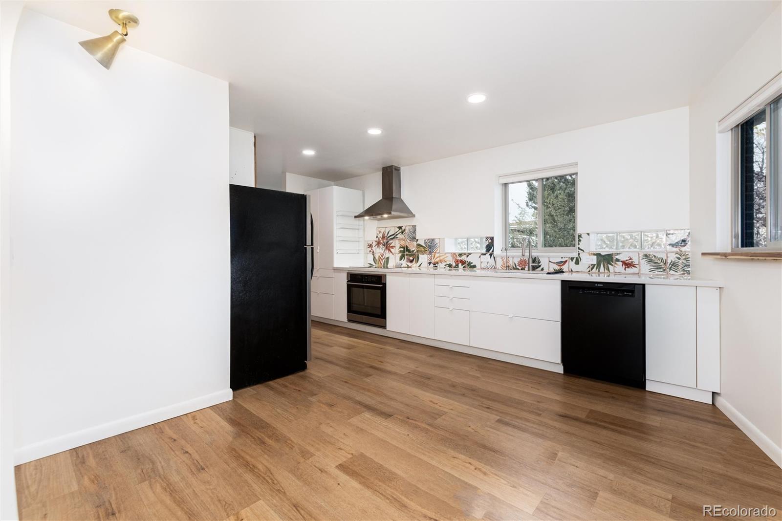 1150 W Stanford Drive