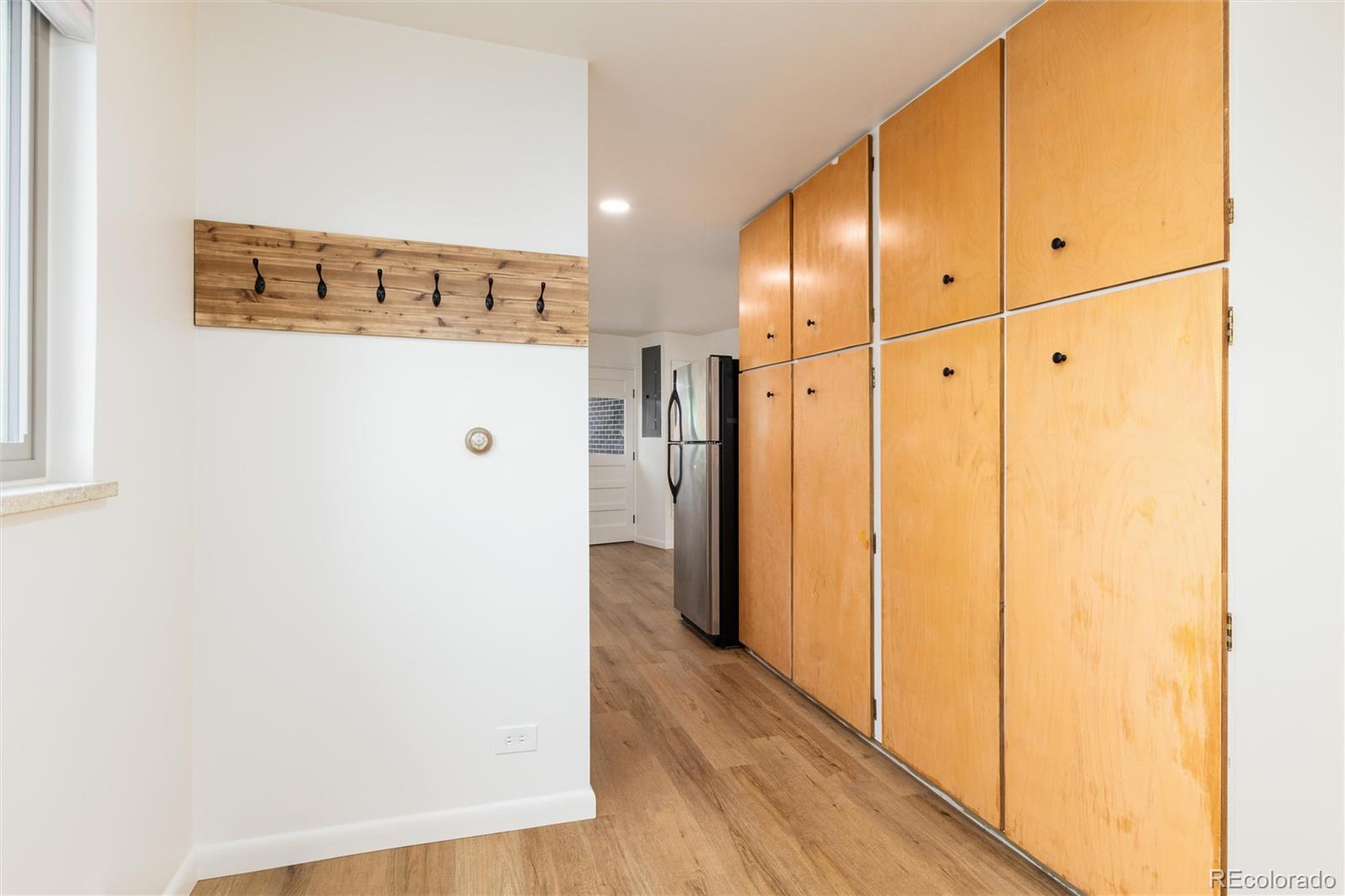 1150 W Stanford Drive