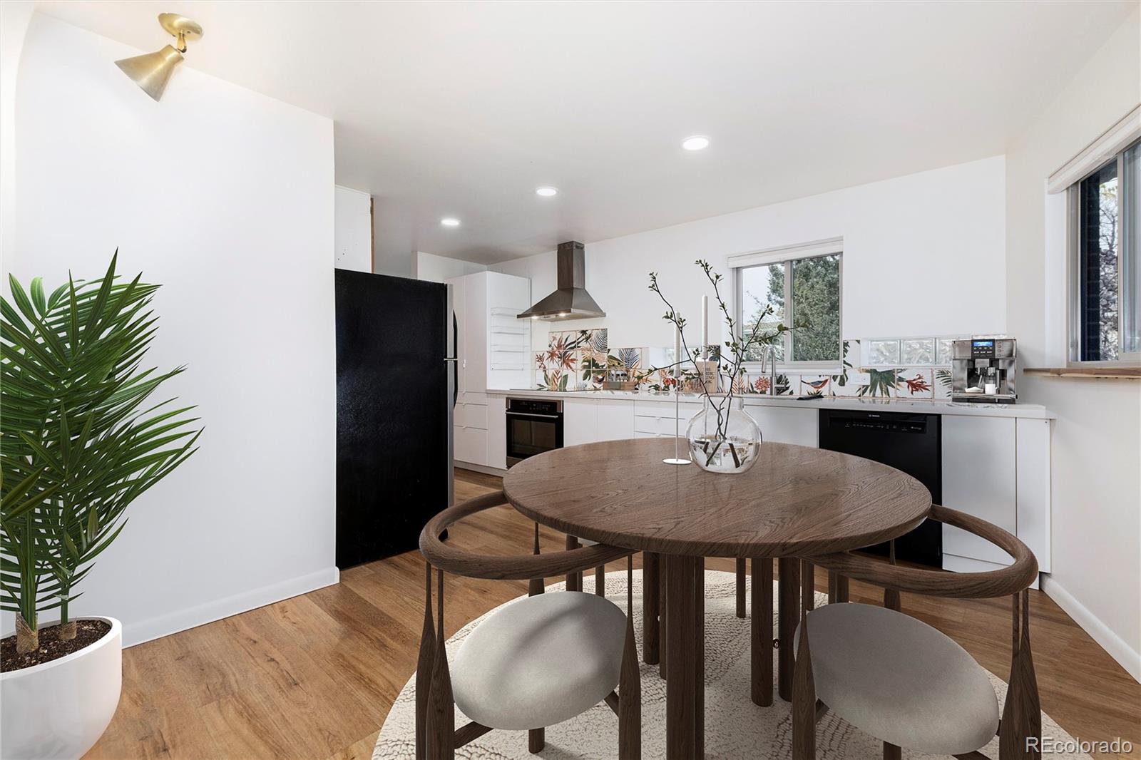 1150 W Stanford Drive