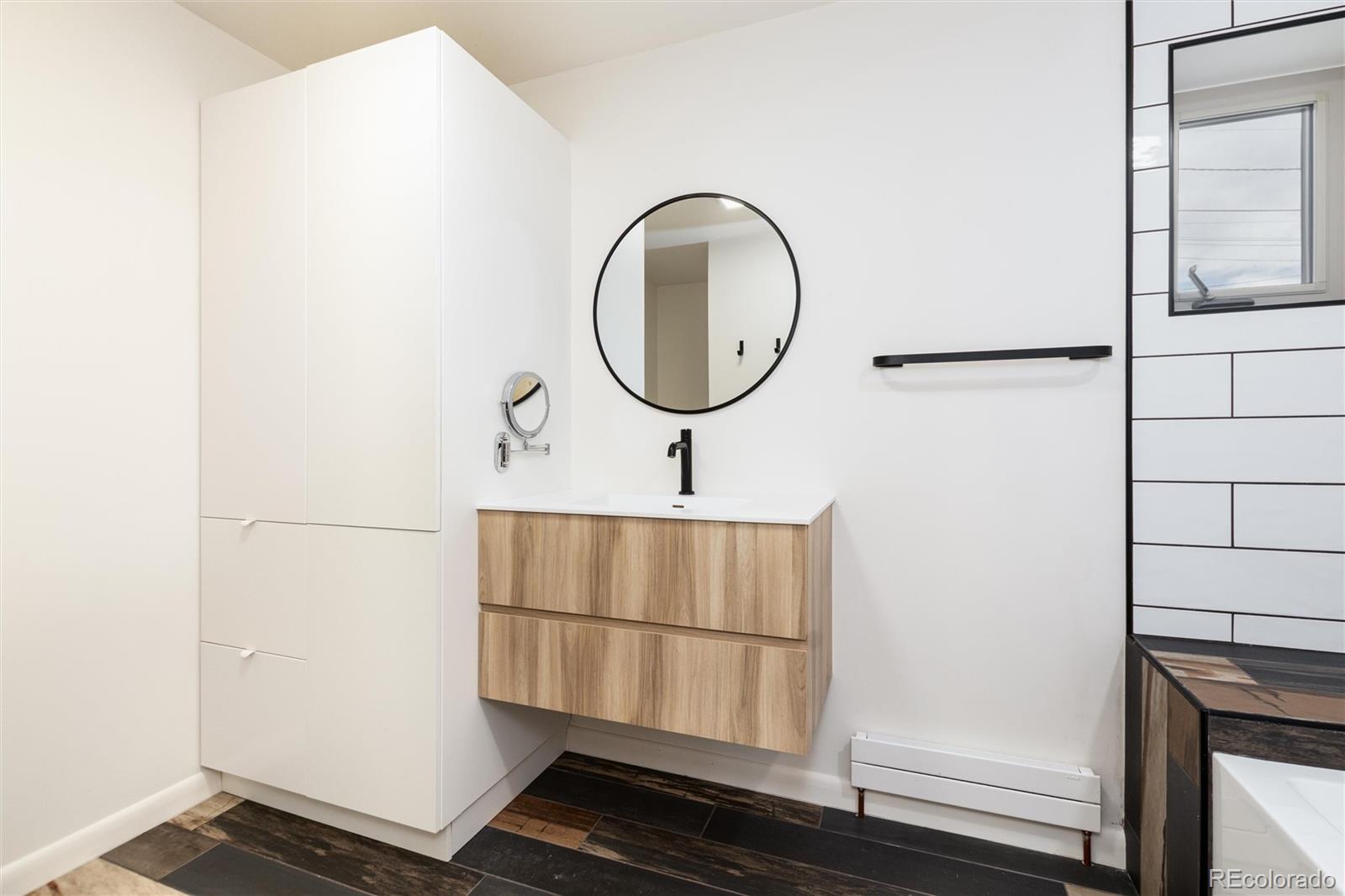 1150 W Stanford Drive