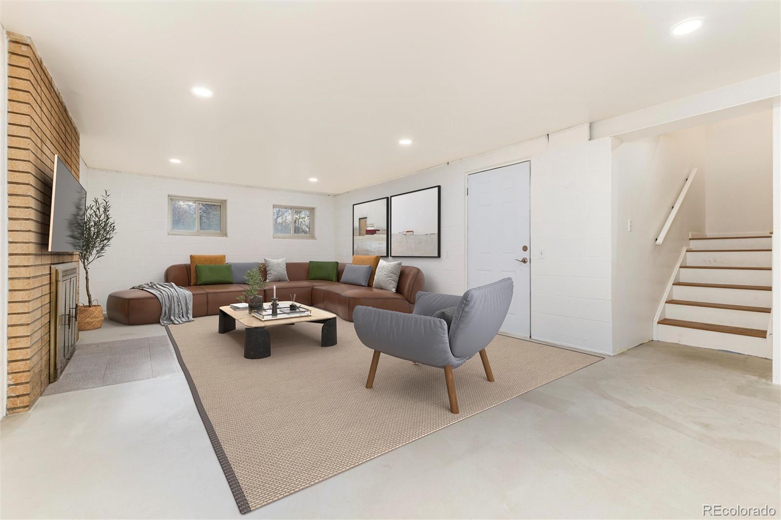 1150 W Stanford Drive