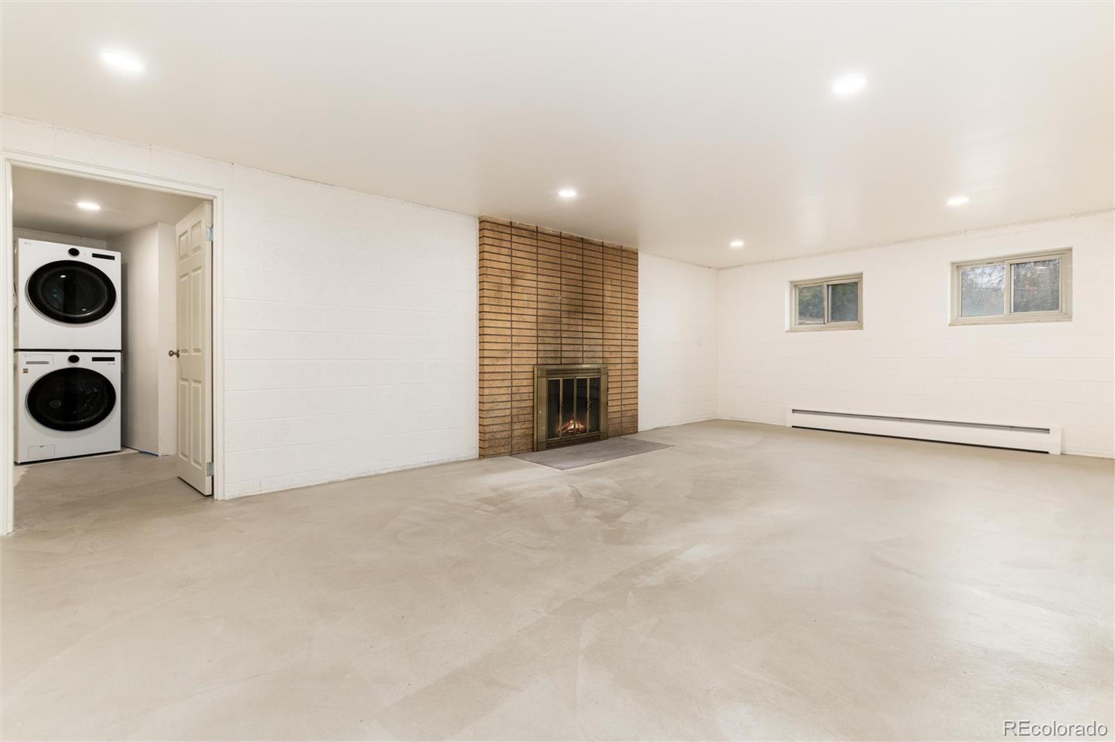 1150 W Stanford Drive