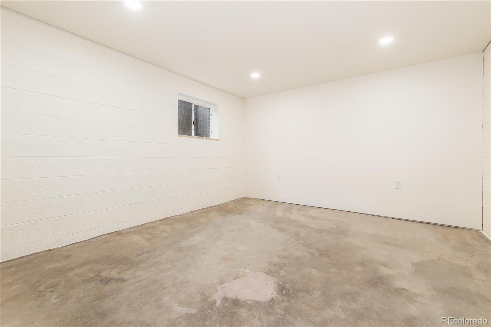 1150 W Stanford Drive