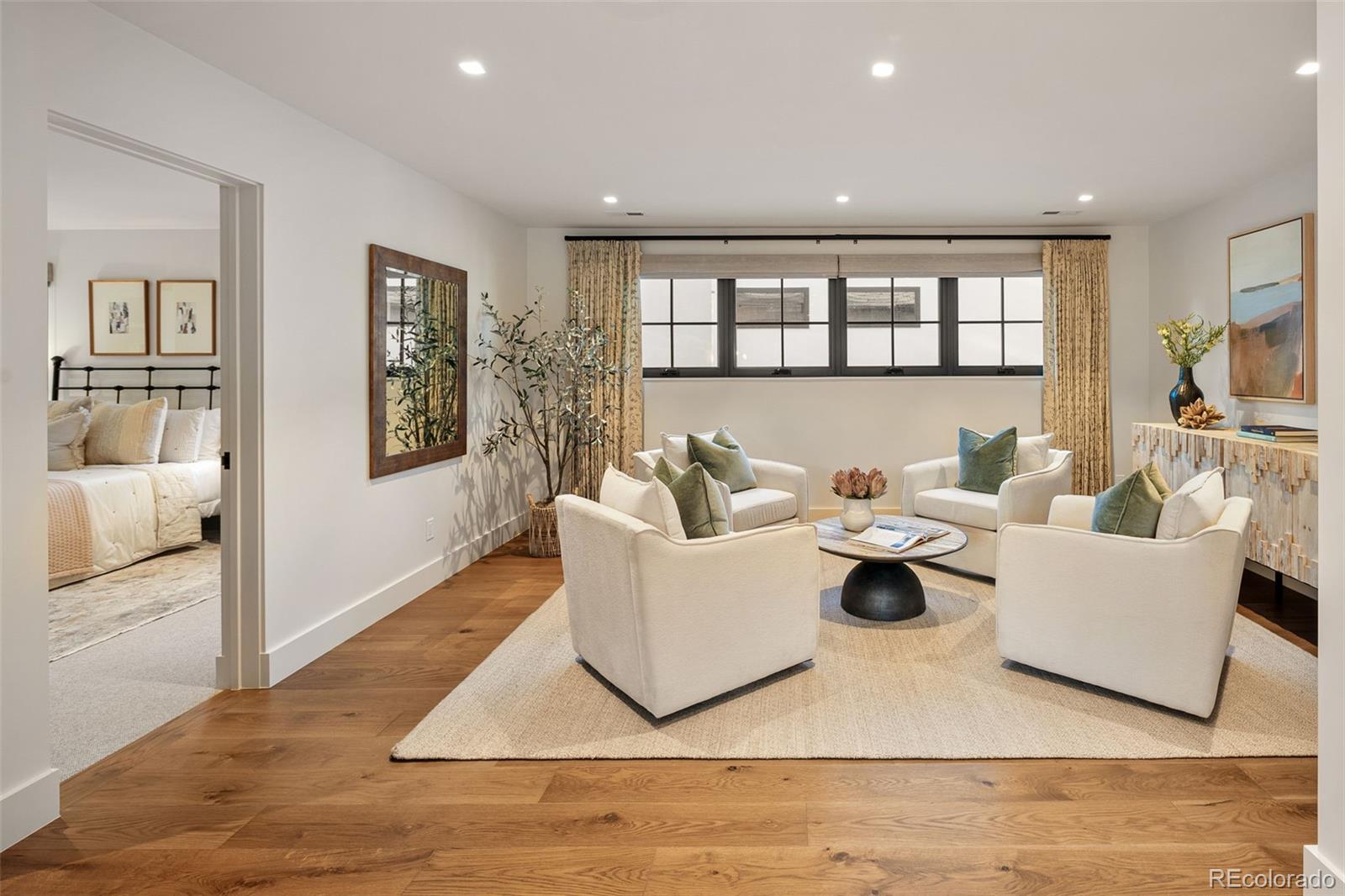 2821 E Cedar Avenue Unit: 18