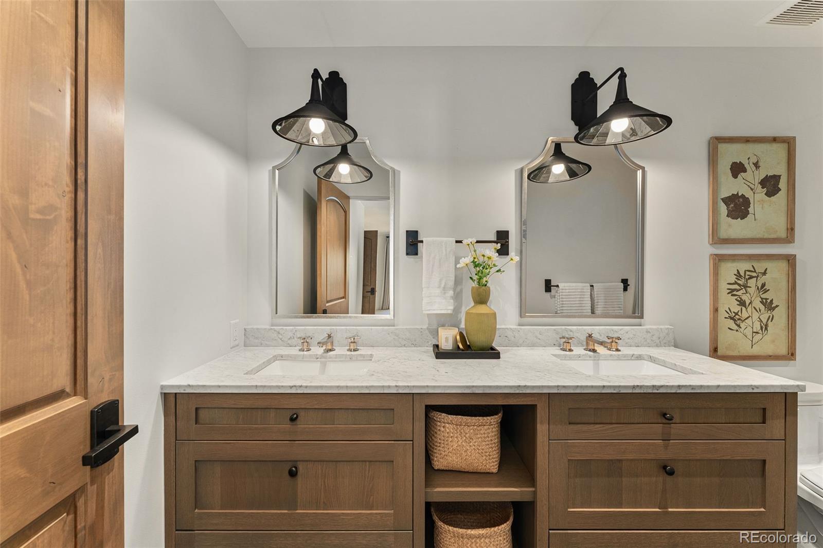 2821 E Cedar Avenue Unit: 18