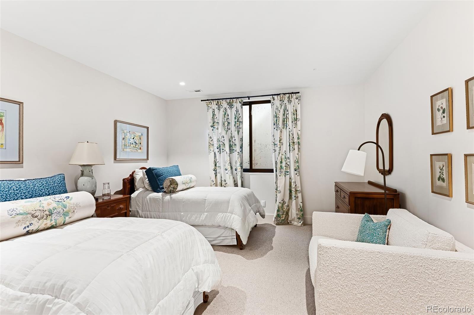 2821 E Cedar Avenue Unit: 18