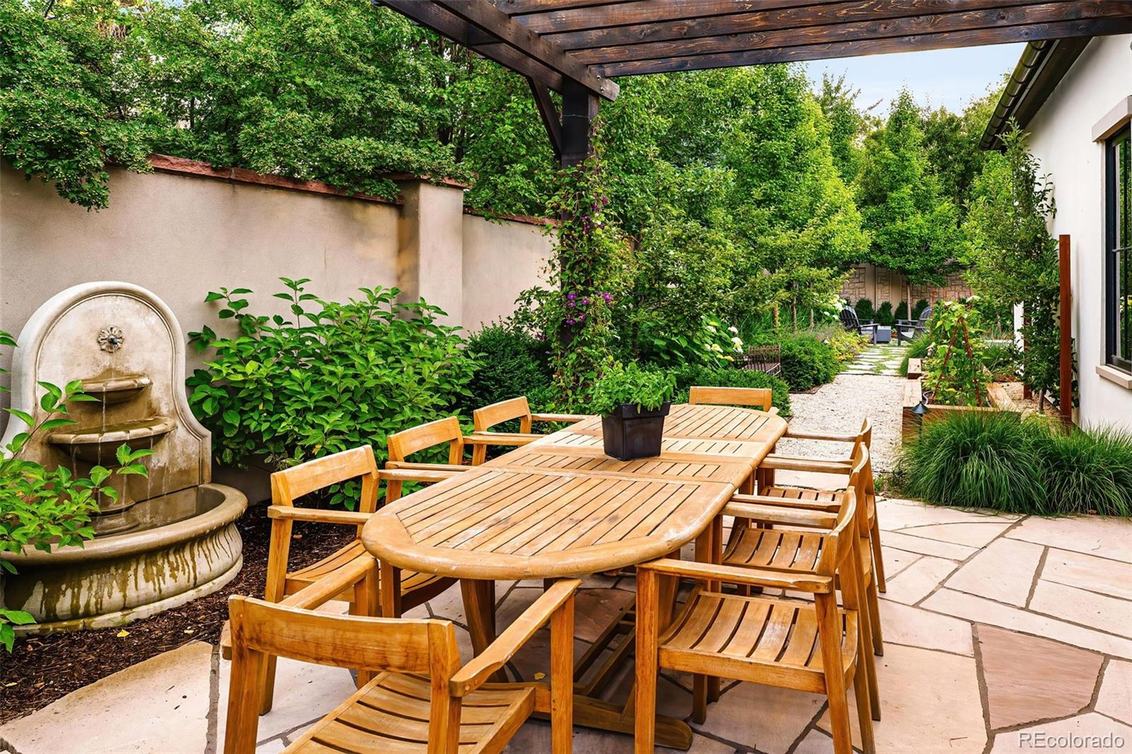 2821 E Cedar Avenue Unit: 18