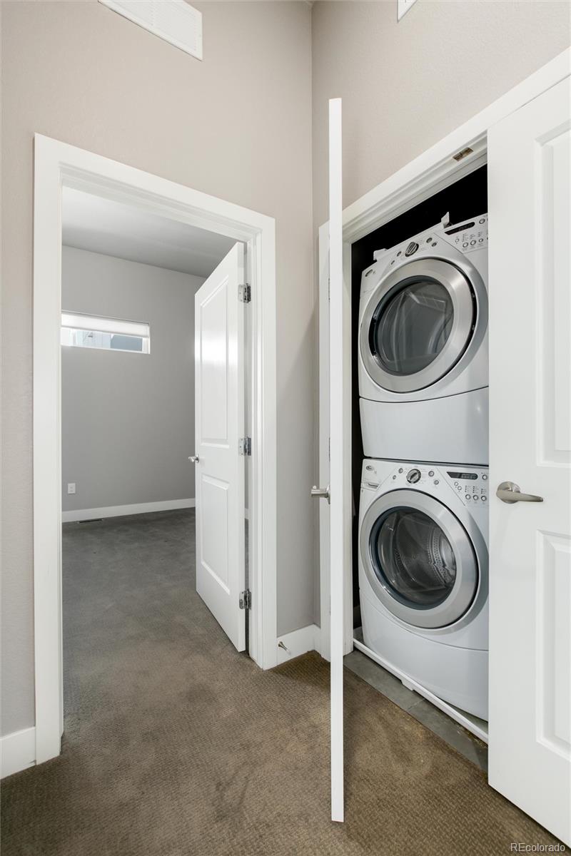 1733 Grove Street Unit: 4
