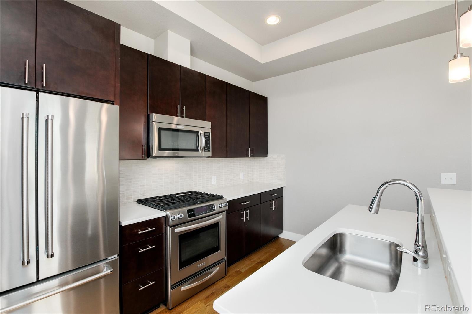 1733 Grove Street Unit: 4
