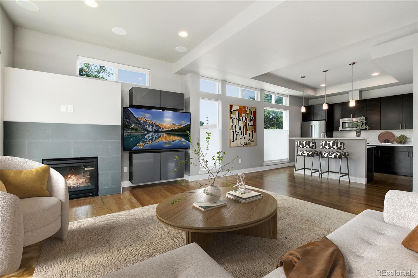 1733 Grove Street Unit: 4