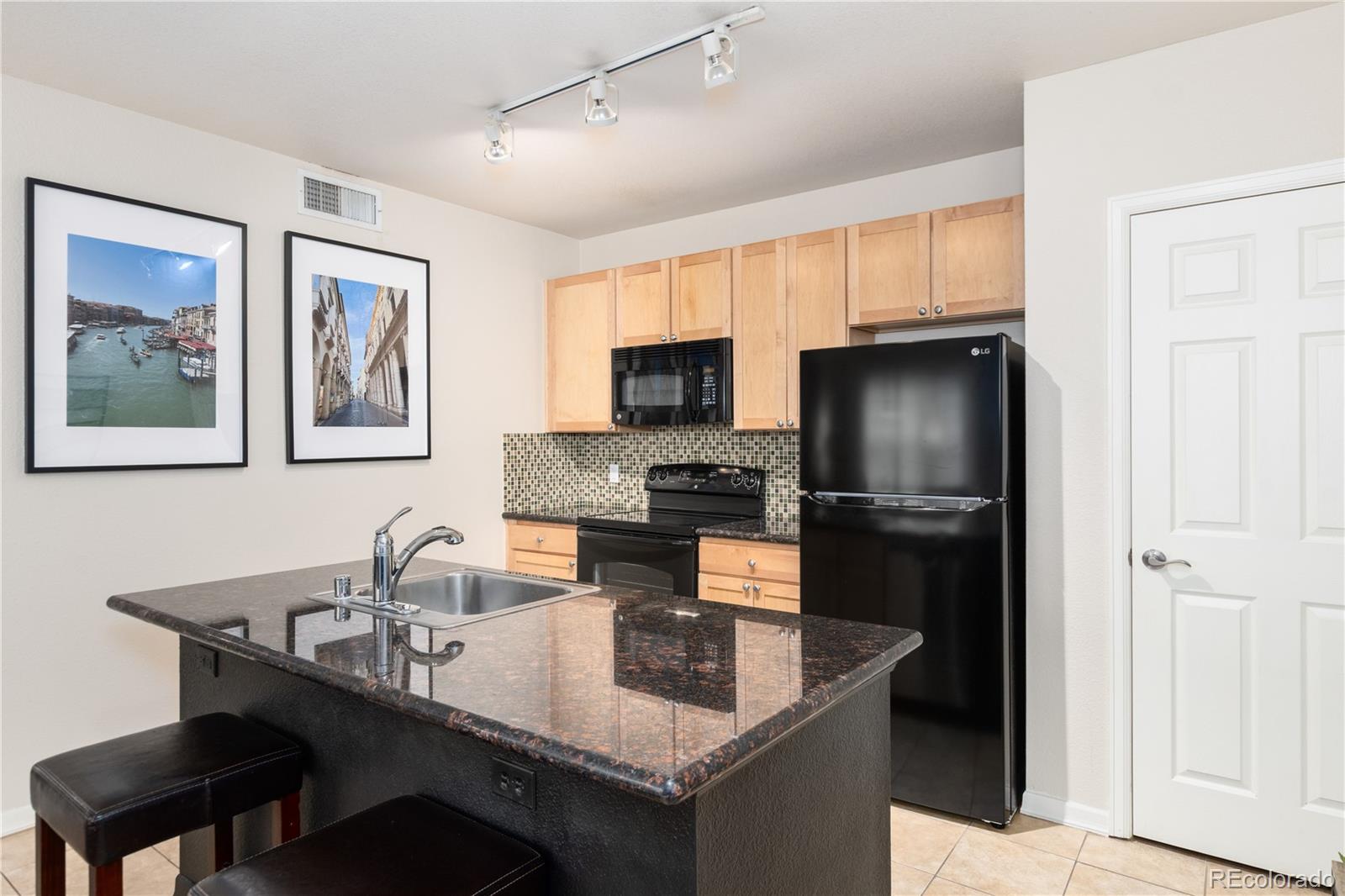 1623 Saint Paul Street Unit: 301