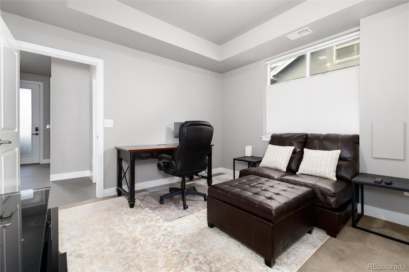 1733 Grove Street Unit: 4