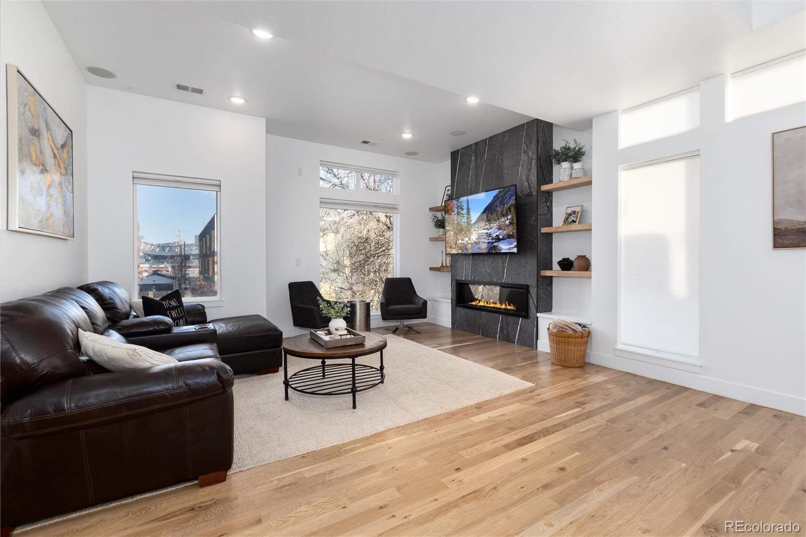 1733 Grove Street Unit: 4