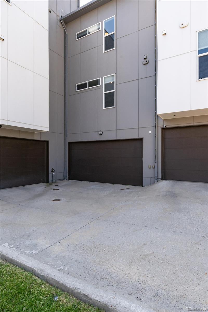 1733 Grove Street Unit: 4