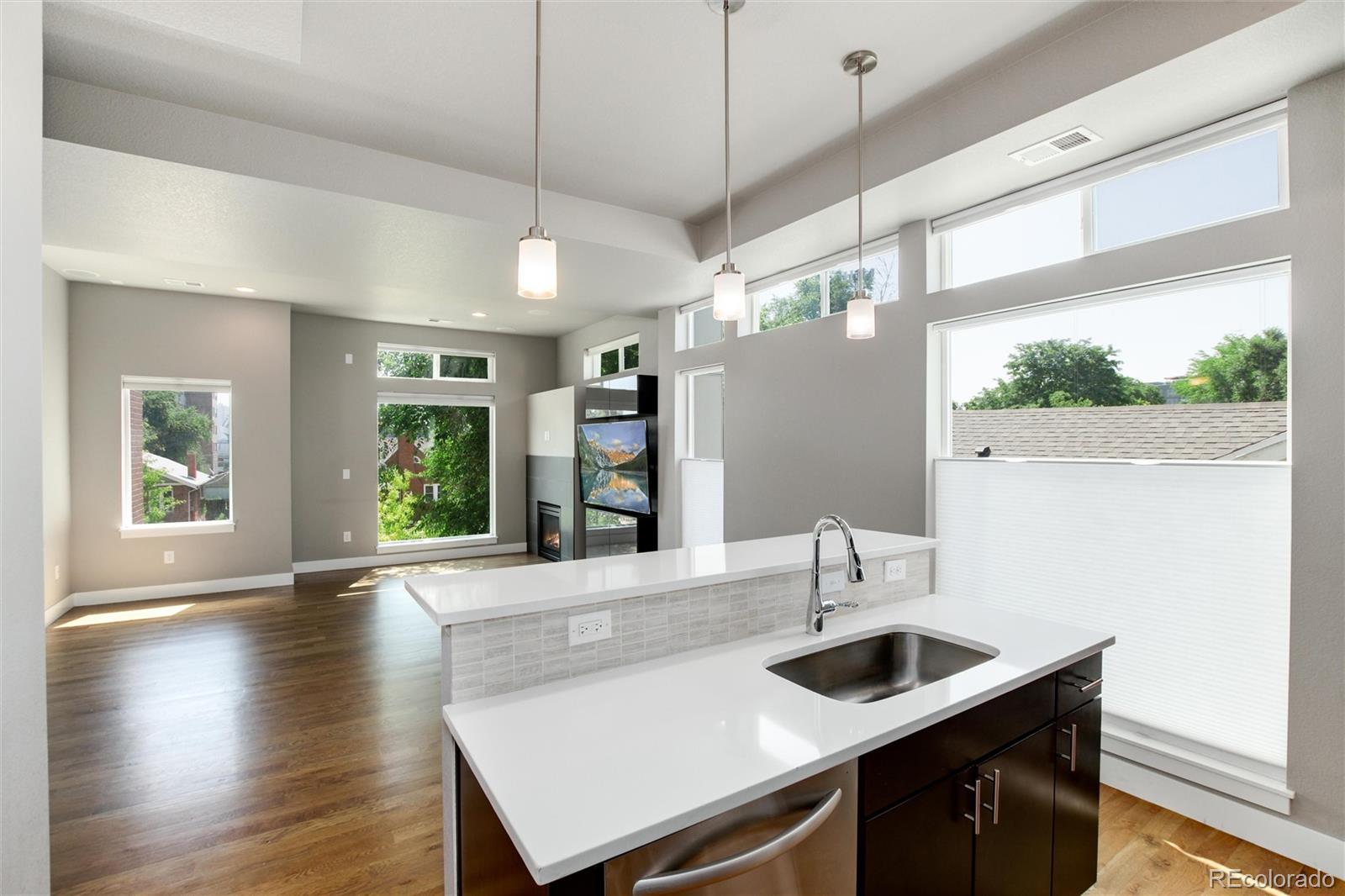 1733 Grove Street Unit: 4