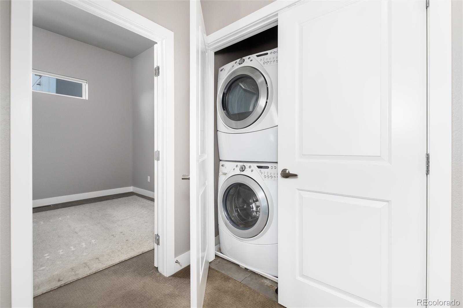 1733 Grove Street Unit: 4