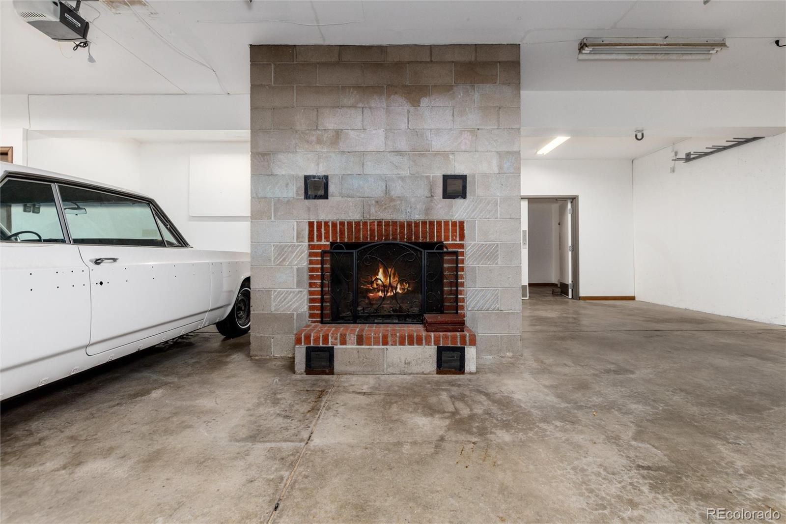 7809 S Dudley Street