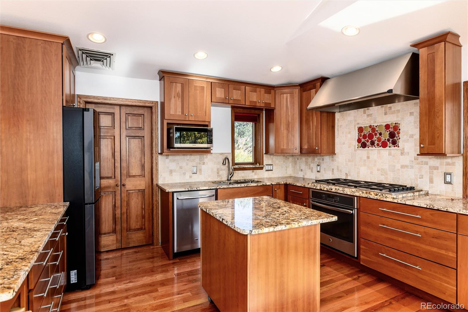 7809 S Dudley Street