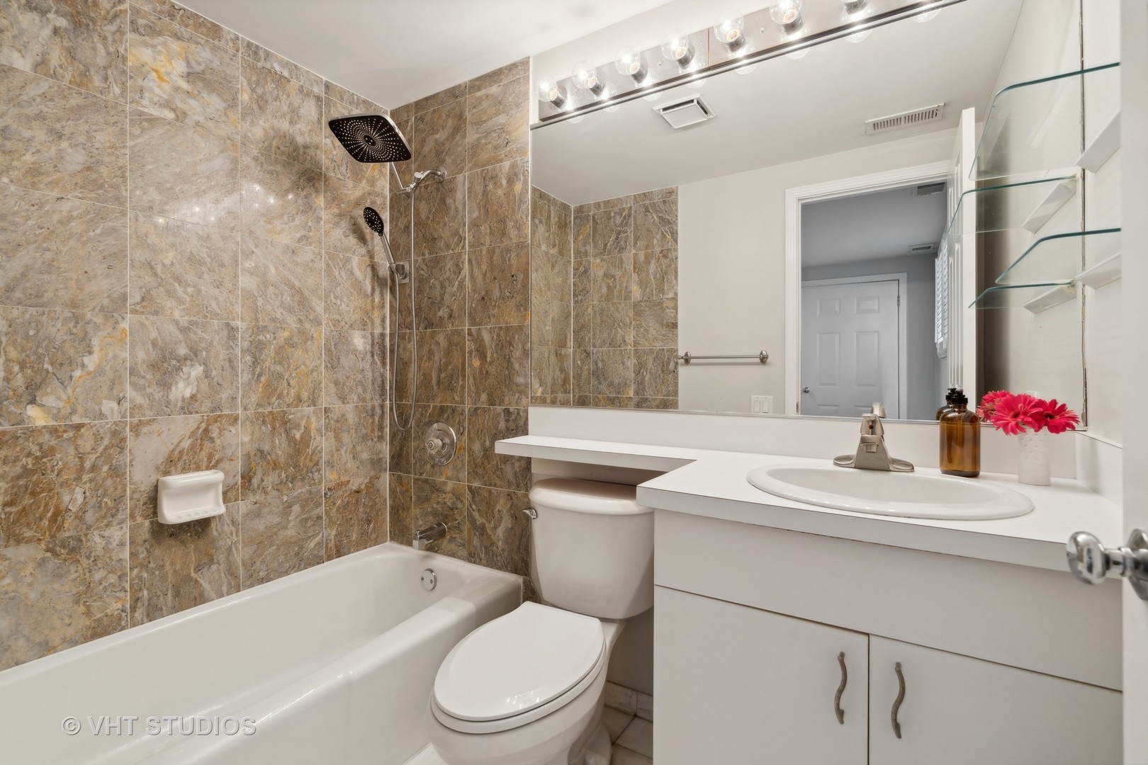 1640 W Diversey Parkway Unit: 6