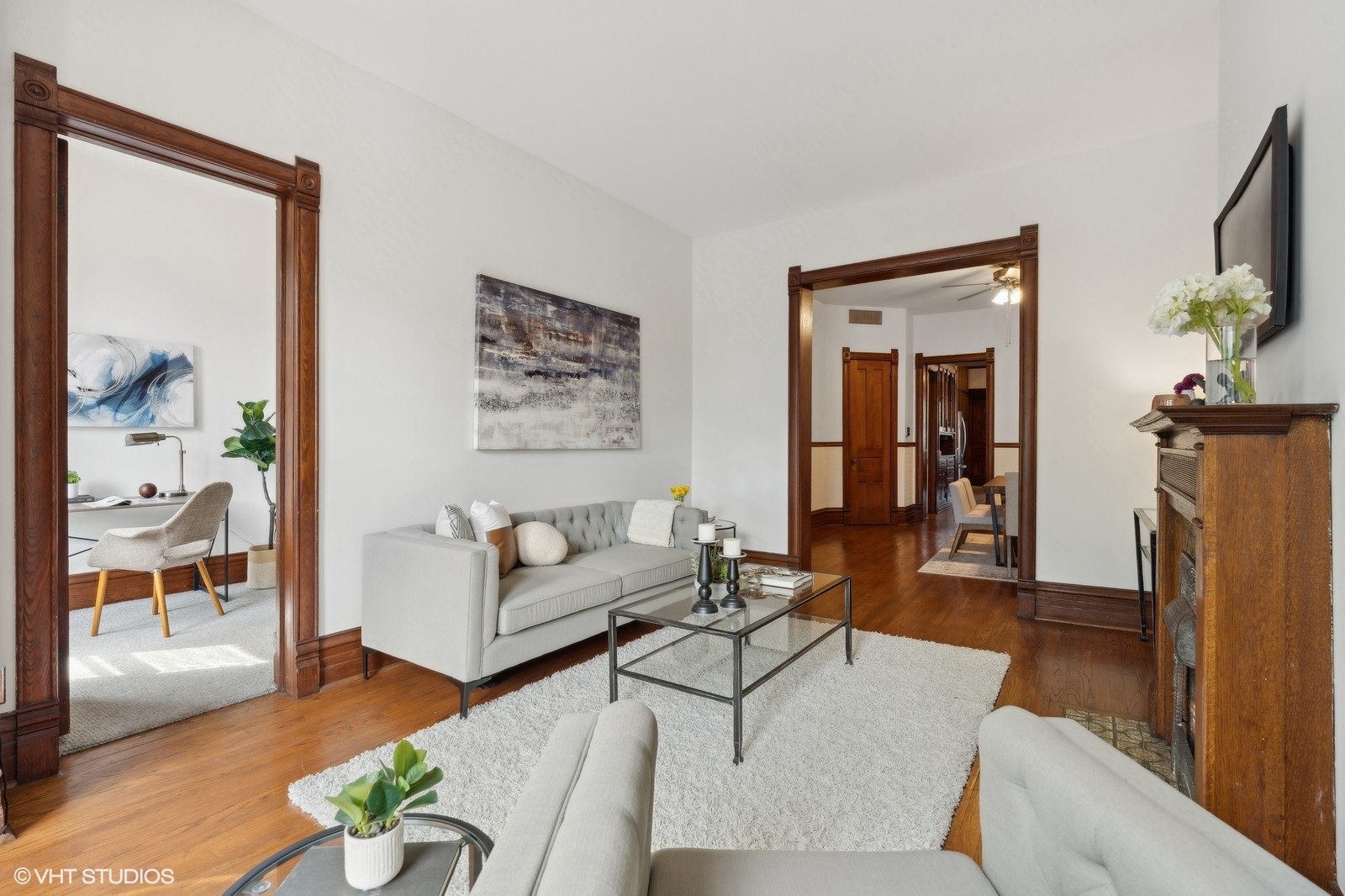 2736 N SEMINARY Avenue Unit: 2
