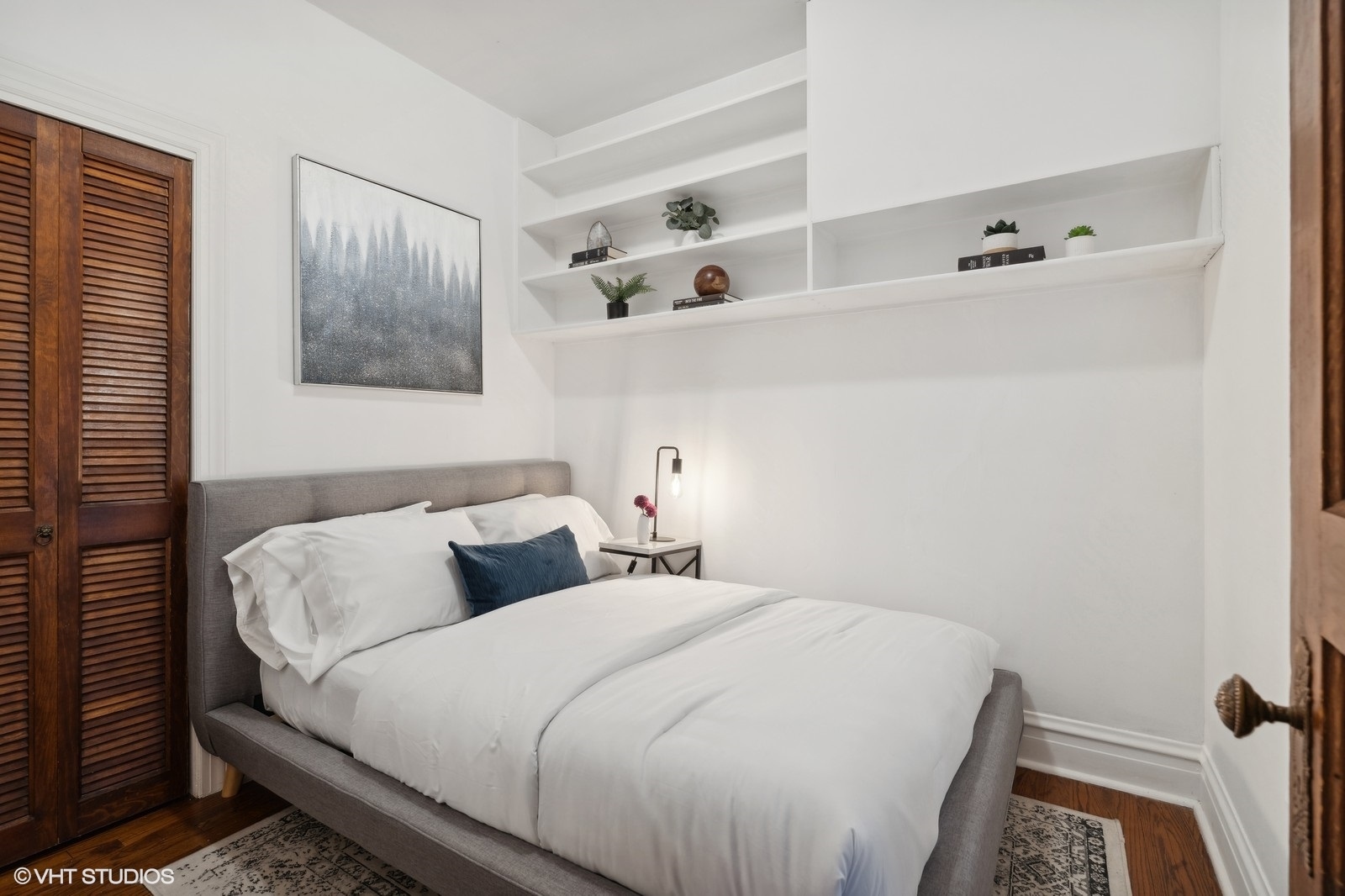2736 N SEMINARY Avenue Unit: 2