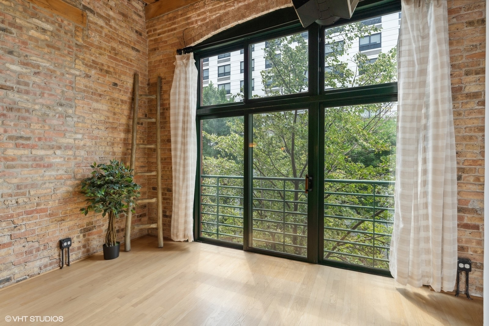 1737 N Paulina Street Unit: 303