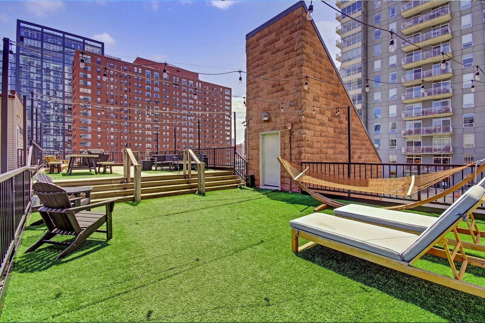 300 W GRAND Avenue Unit: 309