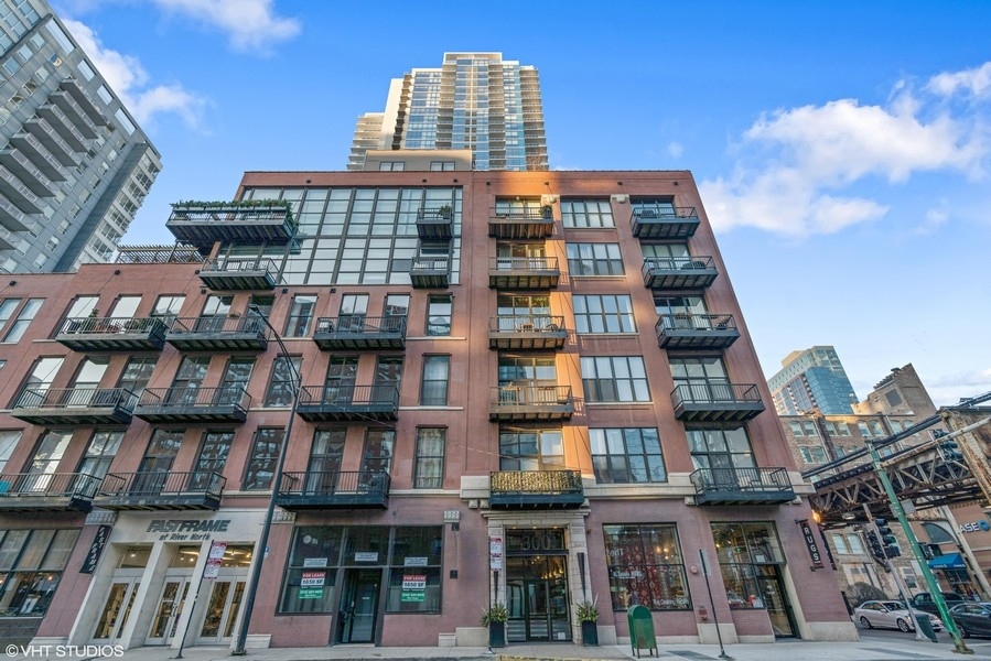 300 W GRAND Avenue Unit: 309