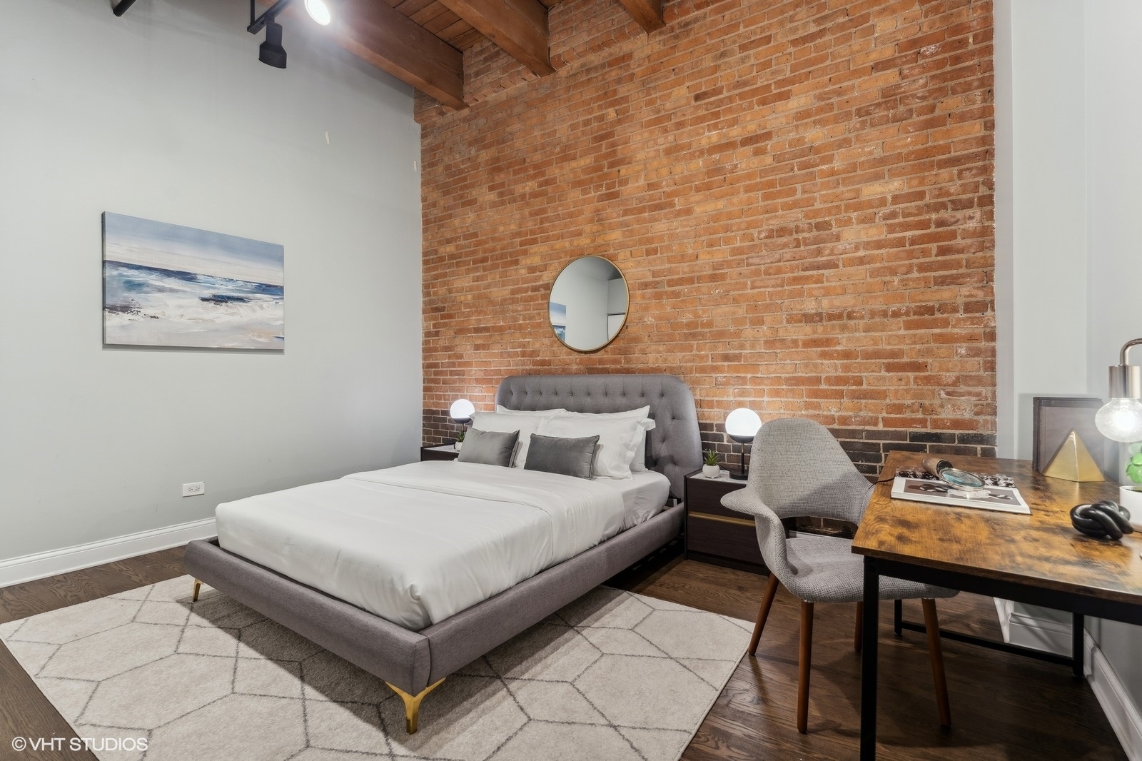 300 W GRAND Avenue Unit: 309