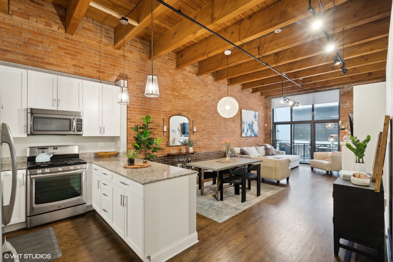 300 W GRAND Avenue Unit: 309